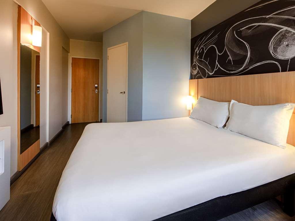 Hotel Ibis Guaratingueta Aparecida - Circuito Da Fe Zimmer foto